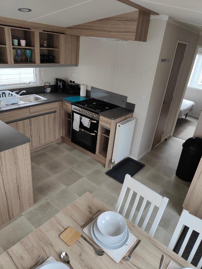 J6 Static Caravan, Fairway Holiday Park แซนดาวน์ ภายนอก รูปภาพ